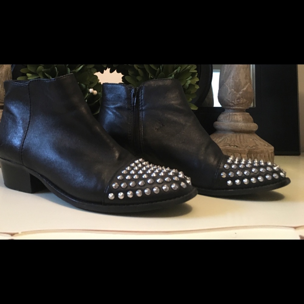 Leather booties